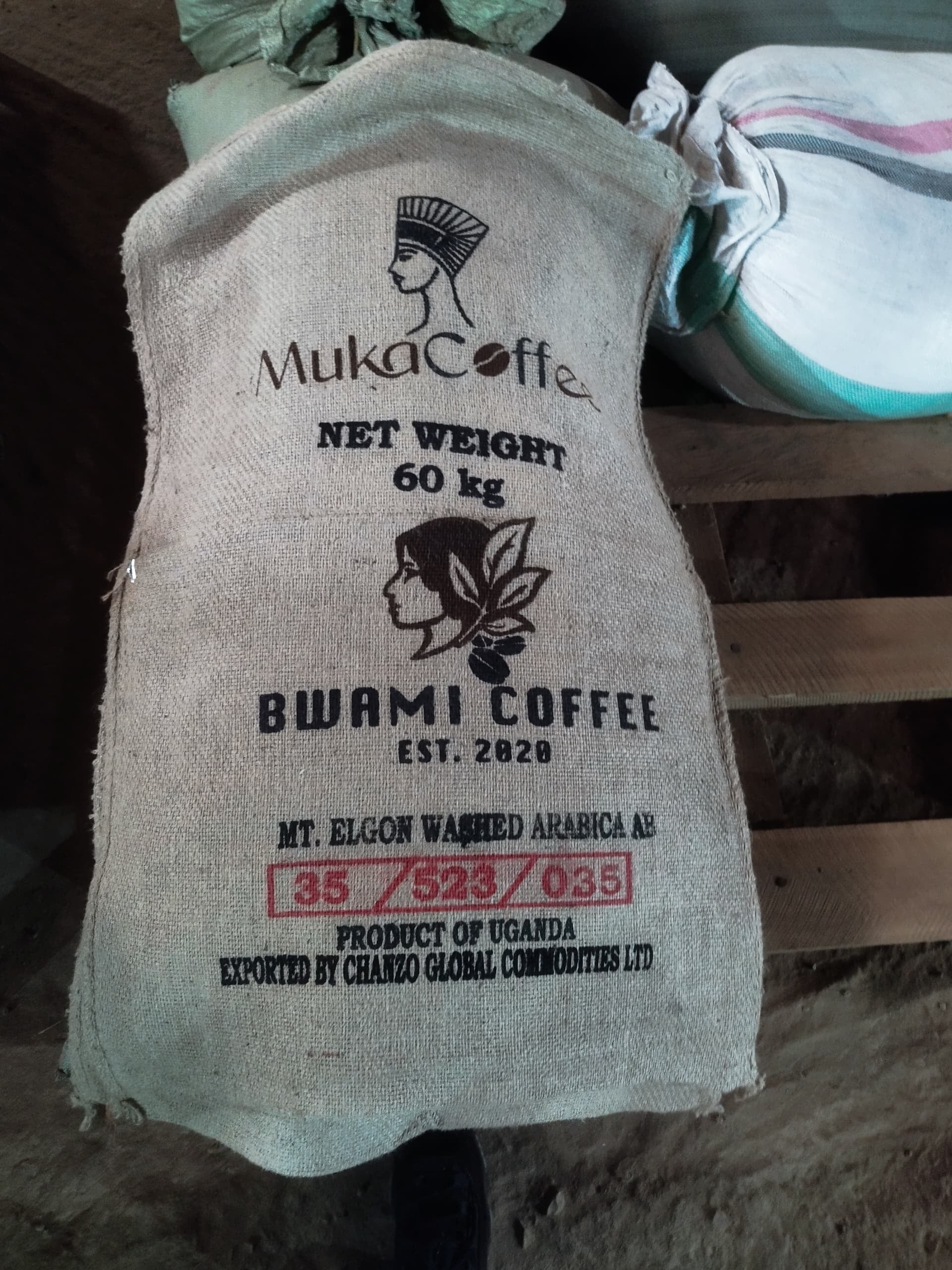 Sac de jute MukaCoffee 60 kg, café ougandais Mt. Elgon washed arabica — première livraison